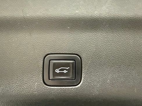 Used 2023 Chevrolet Tahoe High Country AWD/4WD image 10