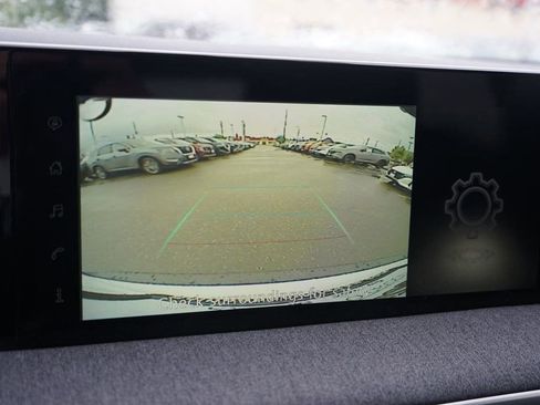 Used 2025 Nissan Kicks SV image 16