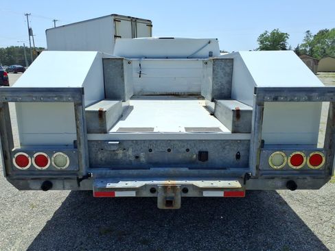 Used 2015 Ford F550 4x4 Regular Cab Super Duty image 5