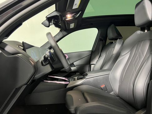 Certified 2025 BMW X3 xDrive30i w/ M Sport Package image 5