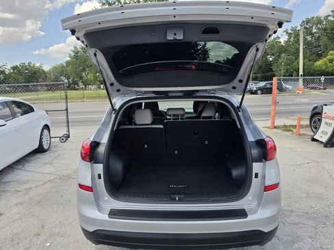 Used 2021 Hyundai Tucson SE w/ Cargo Package FWD image 11