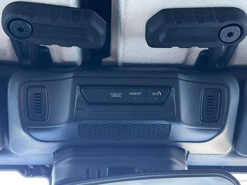 New 2025 Jeep Gladiator Sport AWD/4WD image 14