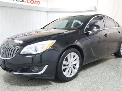 Used 2017 Buick Regal Premium w/ Driver Confidence Package #2 image 2