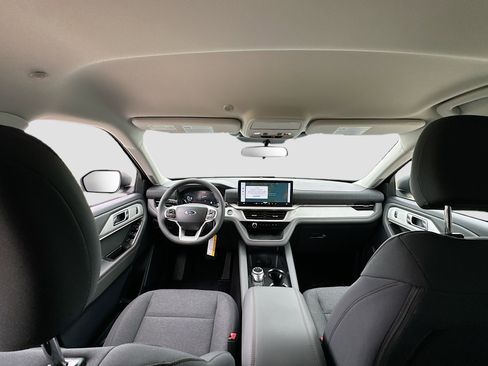 New 2026 Ford Explorer Active RWD image 16