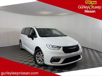 Used 2024 Chrysler Pacifica Touring-L video 1