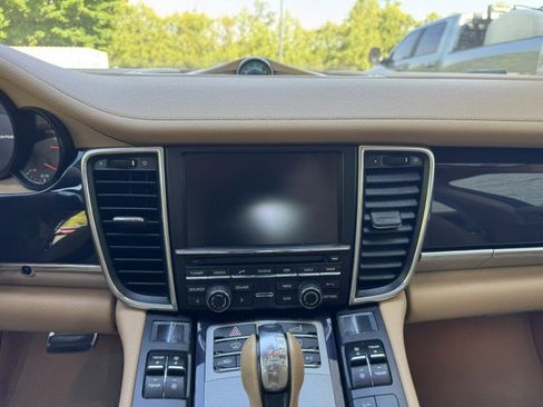 Used 2014 Porsche Panamera image 38