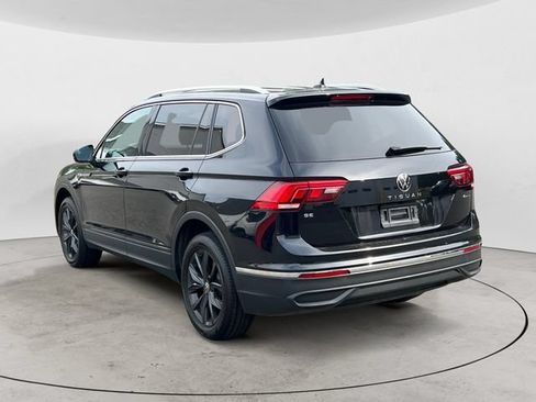 Used 2024 Volkswagen Tiguan SE AWD/4WD image 3