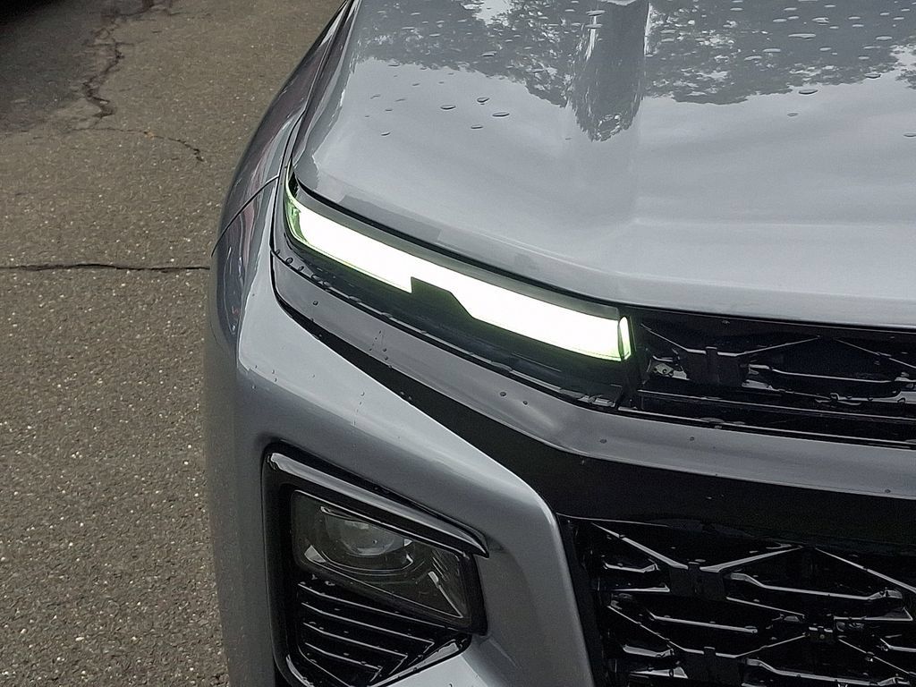 Used 2024 Chevrolet Traverse RS AWD/4WD image 9
