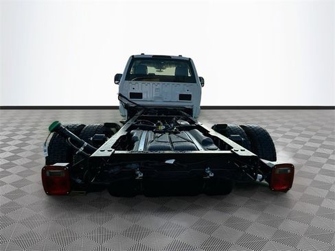 New 2025 Ford F550 4x4 Regular Cab Super Duty image 5