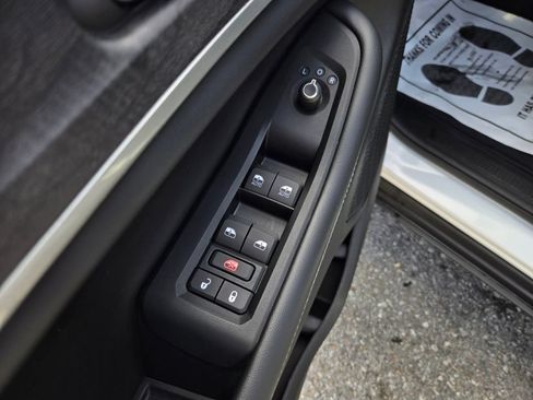 Used 2023 Jeep Grand Cherokee Limited w/ Luxury Tech Group II RWD image 14