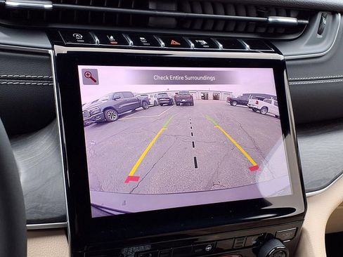 Used 2023 Jeep Grand Cherokee L Limited image 7