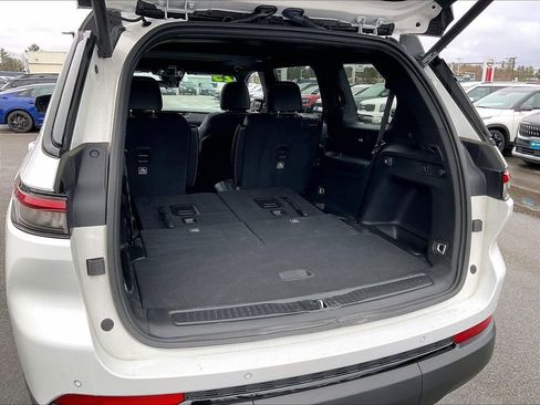 Used 2025 Jeep Grand Cherokee L Altitude image 36