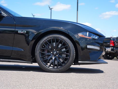 Used 2018 Ford Mustang GT Premium w/ GT Performance Package RWD image 11