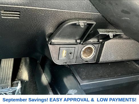 Used 2018 Toyota Camry SE FWD image 13
