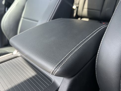 Used 2025 Jaguar F-PACE R-Dynamic S image 27