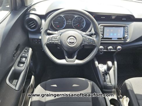 Used 2024 Nissan Kicks S FWD image 5
