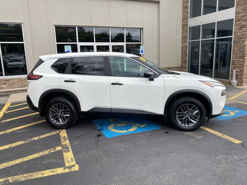 Used 2023 Nissan Rogue S AWD/4WD image 17