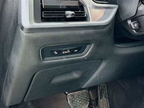 Used 2024 BMW X7 xDrive40i w/ Premium Package image 13