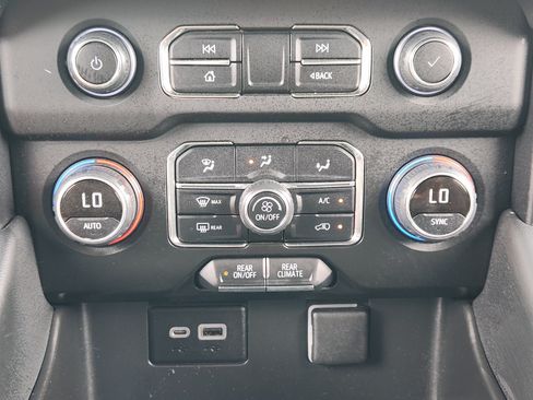 Used 2022 Chevrolet Tahoe 2WD w/ 1FL Safety Package image 18