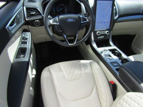 Used 2024 Ford Edge Titanium w/ Equipment Group 301A AWD/4WD image 2