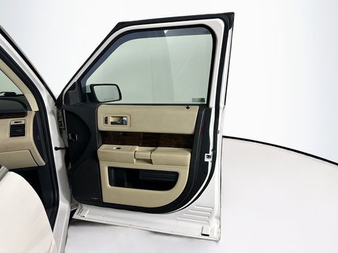 Used 2014 Ford Flex Limited w/ Class III Trailer Tow Package image 34