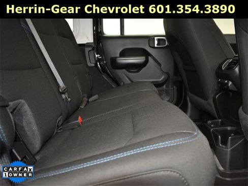 Used 2021 Jeep Wrangler Unlimited Islander image 23