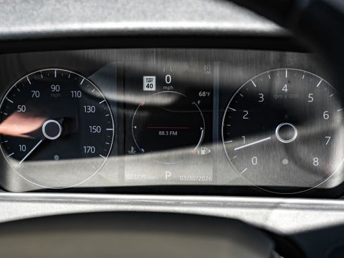 Used 2020 Land Rover Range Rover Velar R-Dynamic S image 18