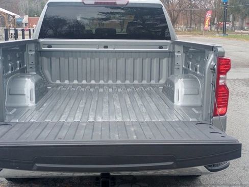 Used 2024 Chevrolet Silverado 1500 LT image 7