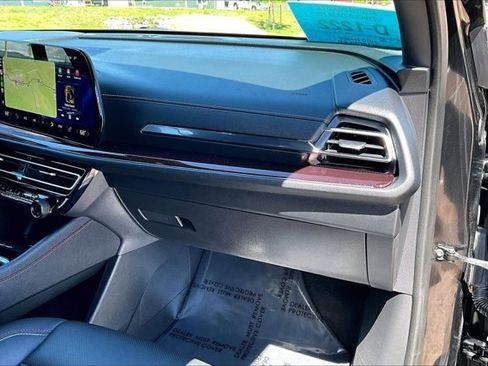 Used 2025 Chevrolet Traverse Z71 AWD/4WD image 27