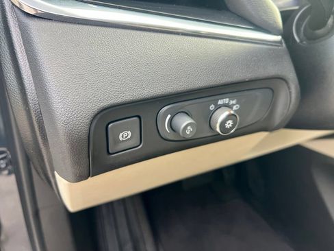 Used 2020 Buick Enclave Essence FWD image 26