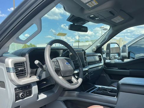 Used 2024 Ford F250 XLT w/ XLT Premium Package AWD/4WD image 2