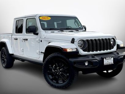 Used 2025 Jeep Gladiator Sport