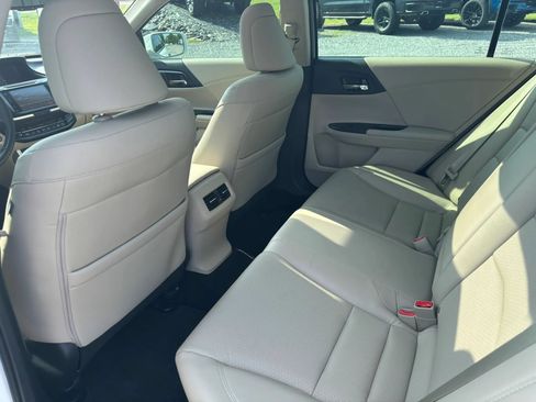 Used 2017 Honda Accord EX-L image 13