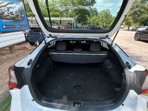 Used 2021 Toyota Prius LE AWD/4WD image 8