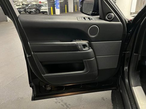 Used 2016 Land Rover Range Rover Sport HSE image 16