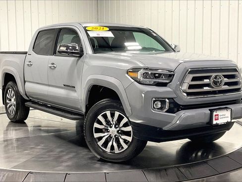 Certified 2021 Toyota Tacoma Limited image 3