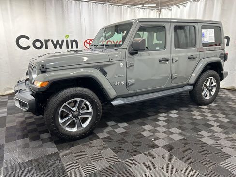 Used 2019 Jeep Wrangler Unlimited Sahara image 4