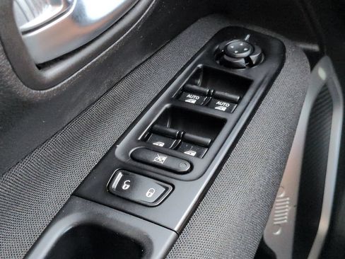 Used 2021 Jeep Renegade Latitude AWD/4WD image 22