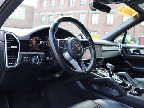 Used 2022 Porsche Cayenne Platinum Edition w/ Premium Package Plus AWD/4WD image 9