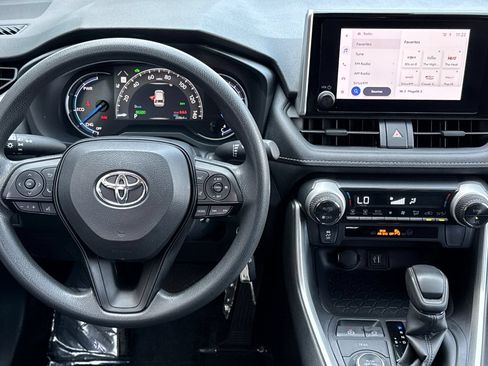 Certified 2024 Toyota RAV4 LE AWD/4WD image 20