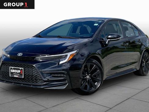Used 2025 Toyota Corolla SE FWD image 1