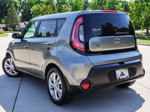 Used 2014 Kia Soul + FWD image 9