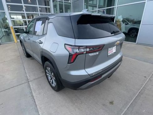 Used 2025 Chevrolet Equinox LT FWD image 8