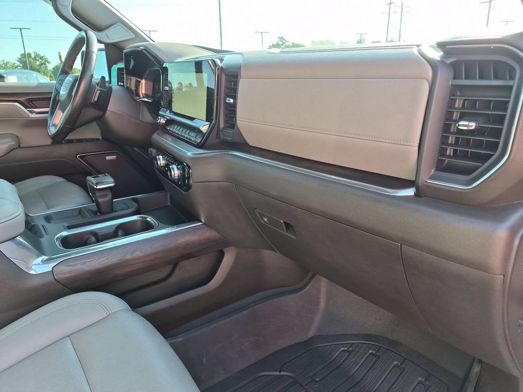 Used 2022 GMC Sierra 1500 SLT w/ SLT Premium Package AWD/4WD image 33