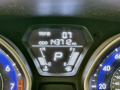 Used 2013 Hyundai Elantra Limited FWD image 18