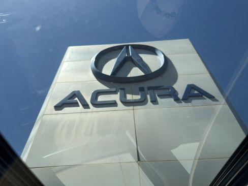 Used 2010 Acura TL FWD image 2