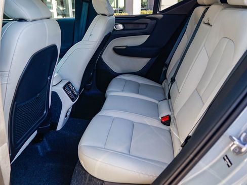 Certified 2026 Volvo XC40 B5 Ultra w/ Climate Package image 19