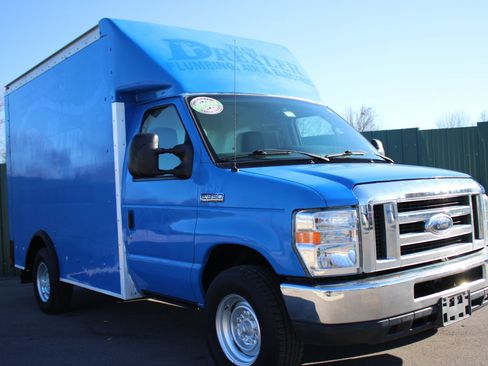 Used 2014 Ford E-350 and Econoline 350 Super Duty image 4
