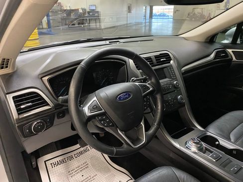 Used 2017 Ford Fusion SE image 23
