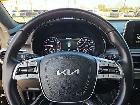 Used 2022 Kia Telluride SX w/ SX Prestige Package image 16